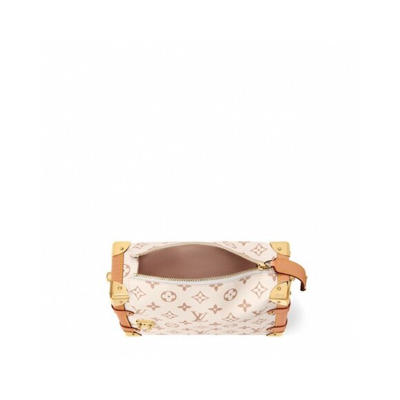 Classic Louis Vuitton Bag: A Stylish and Versatile Choice for Elegance - Picture 4 of 5